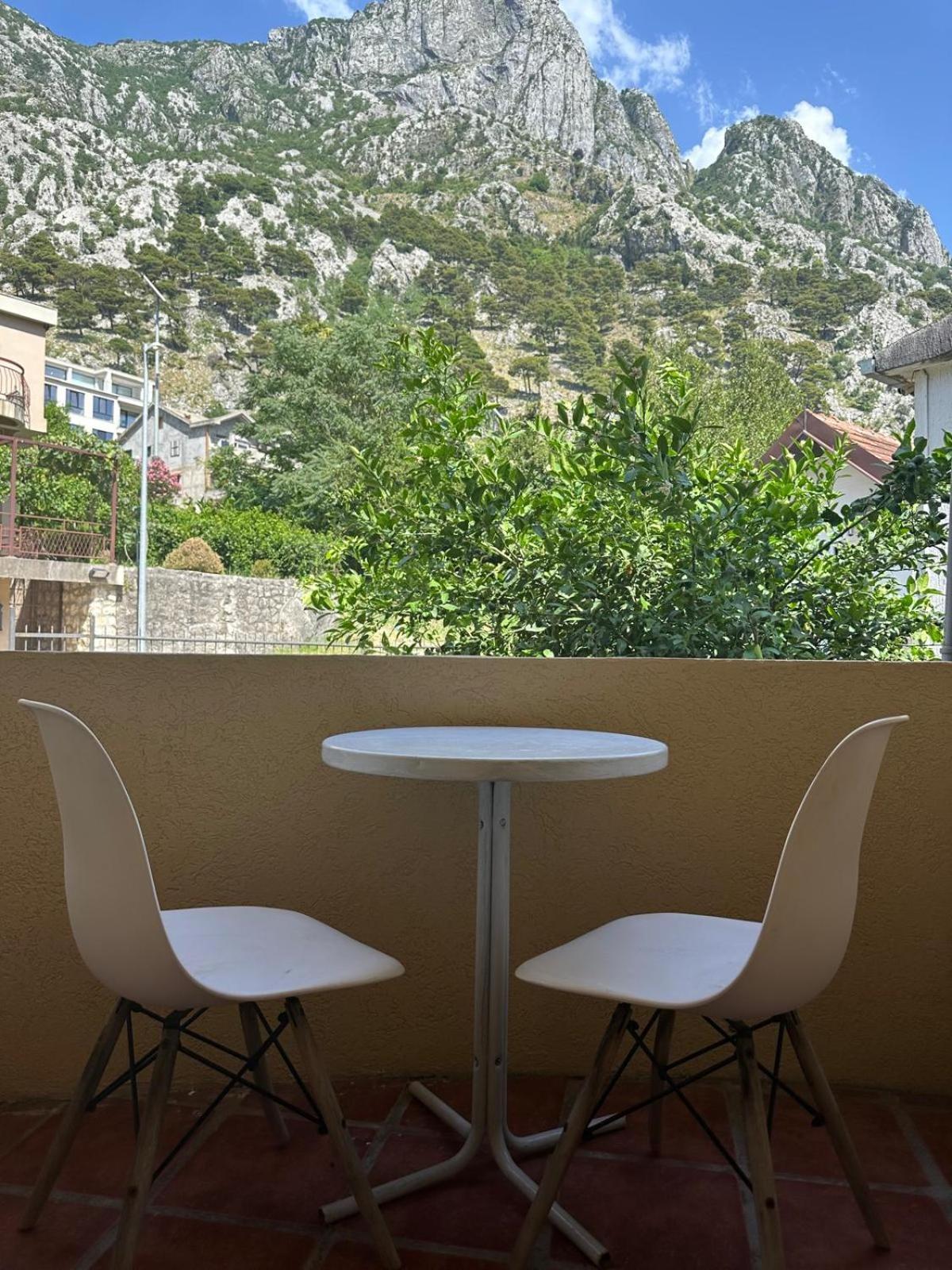 Themis Apart Hotel Kotor Exterior foto