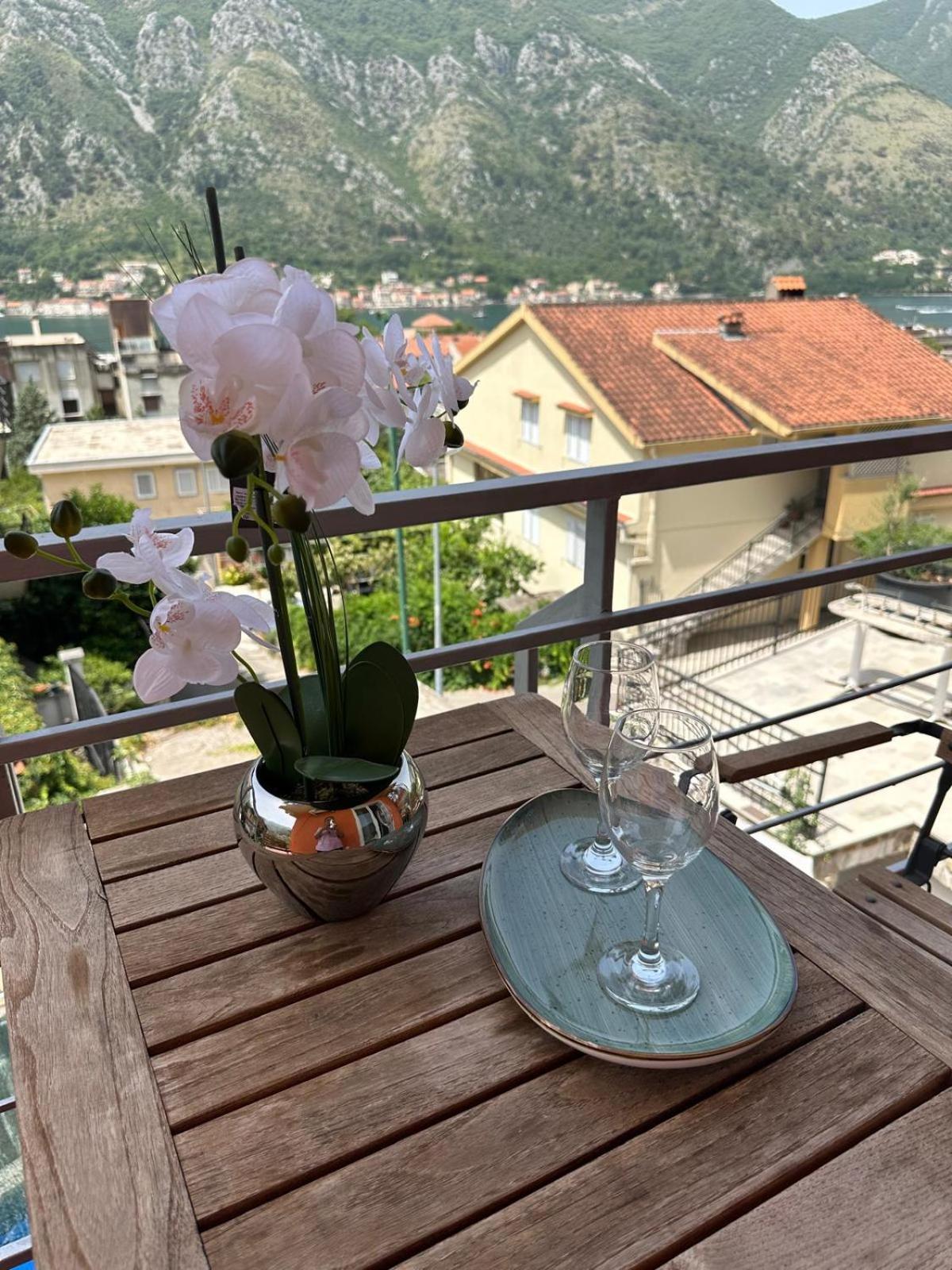 Themis Apart Hotel Kotor Exterior foto