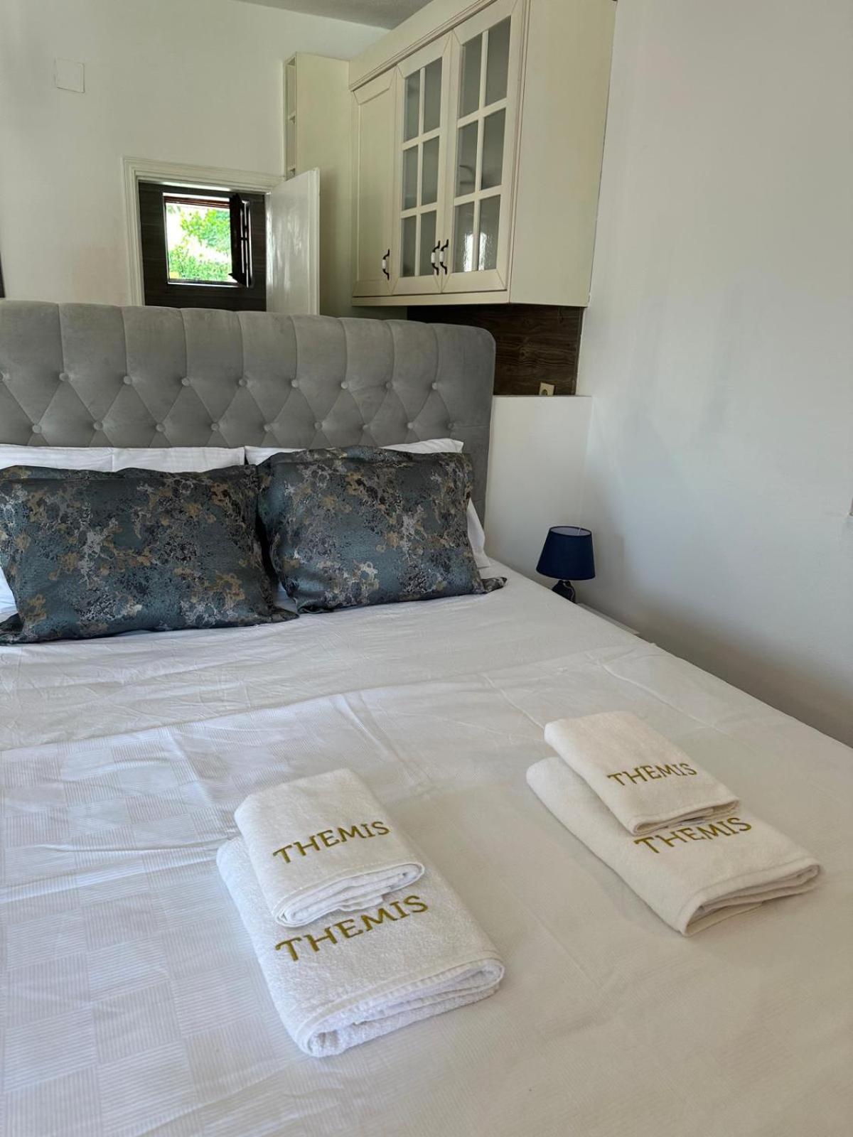 Themis Apart Hotel Kotor Exterior foto